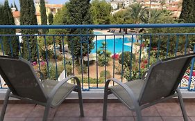 Regina Gardens - Spacious 3 Bed, 2 Bath Maisonette