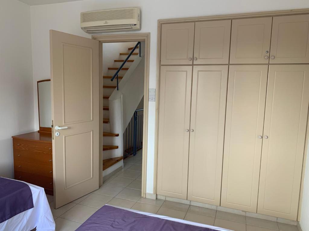 Regina Gardens - Spacious 3 Bed, 2 Bath Maisonette Paphos Exterior photo