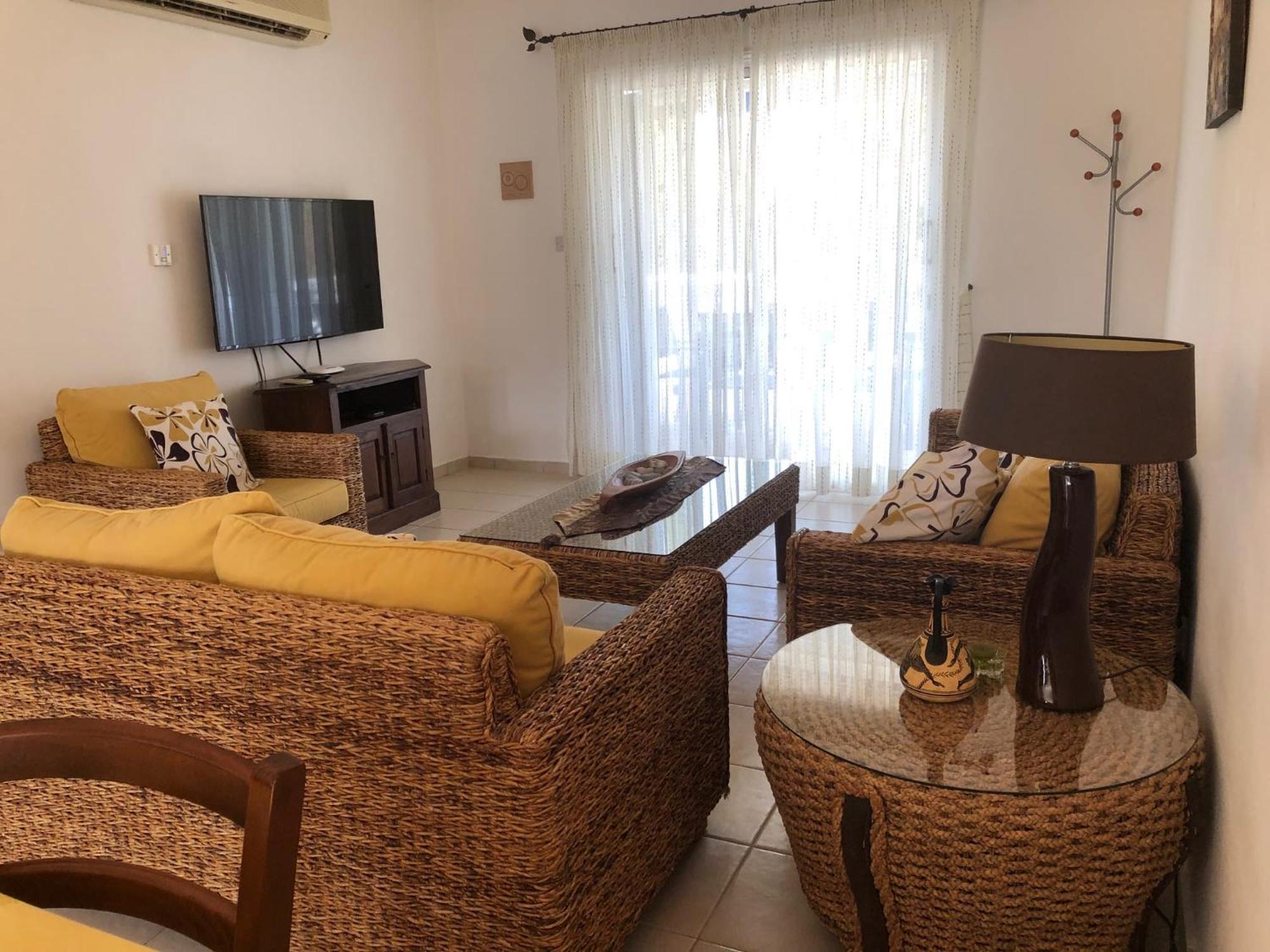 Regina Gardens - Spacious 3 Bed, 2 Bath Maisonette Paphos Exterior photo