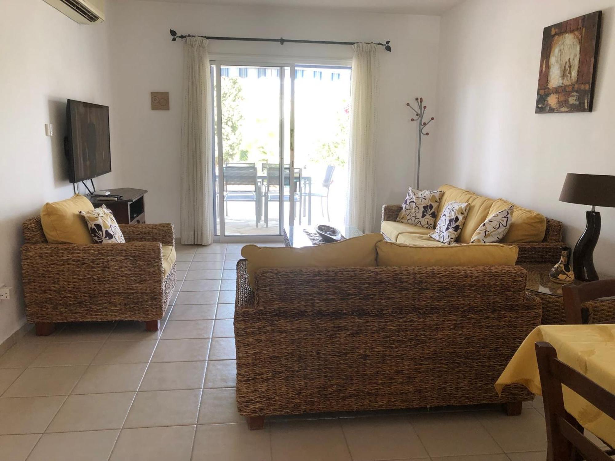 Regina Gardens - Spacious 3 Bed, 2 Bath Maisonette Paphos Exterior photo